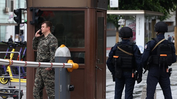 Sicherheitskräfte auf der Starße in Moskau