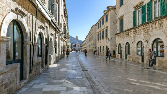 Geschlossene Caféterrassen in Dubrovnik.