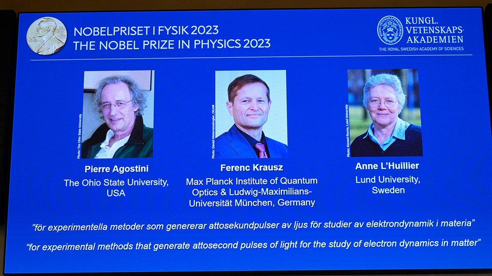 Hadiah Nobel Fisika diberikan kepada tiga peneliti di bidang partikel