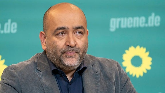 Omid Nouripour, Bundesvorsitzender von B90/Grüne, gibt in der Bundesgeschäftsstelle eine Pressekonferenz