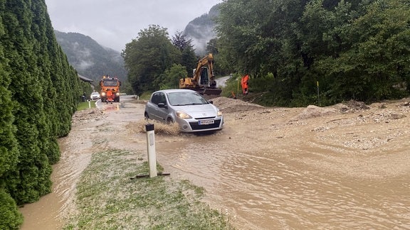 Aufräumarbeiten nach Murenabgängen und Überflutungen im Süden Österreichs.