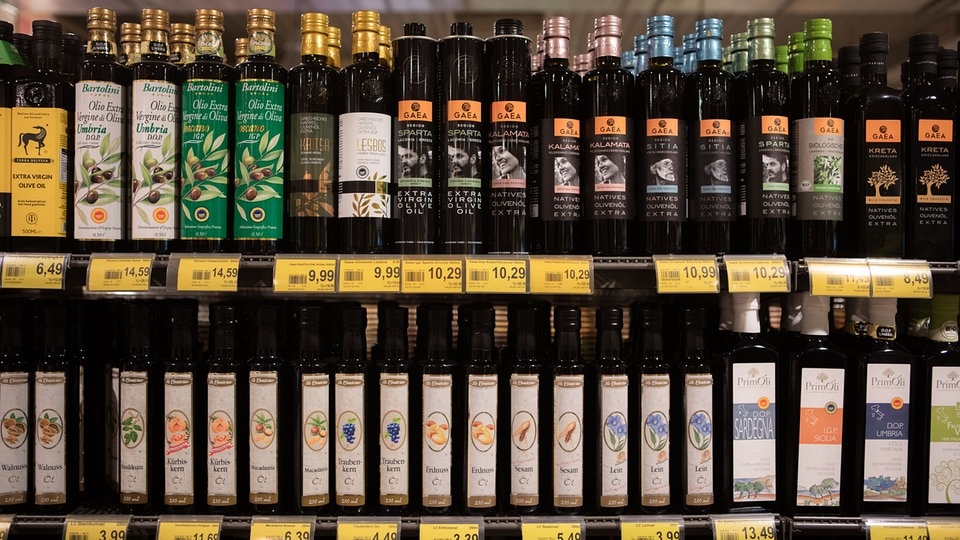 Selon le rapport de la Stiftung Warentest : Edeka et Kaufland retirent des étagères les huiles d’olive « défectueuses »