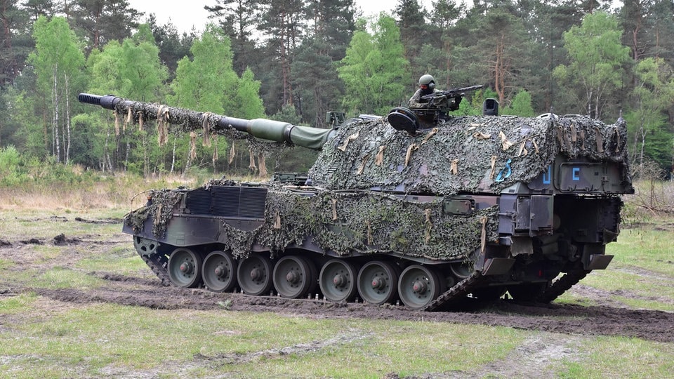 Ukraine-Krieg: Lieferung schwerer Waffen aus Deutschland läuft langsam an