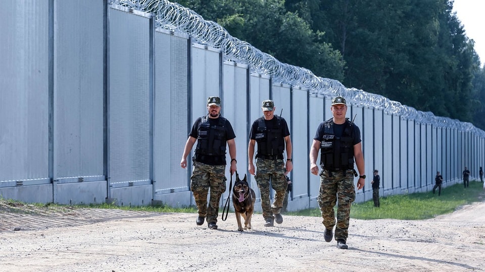 Polska chce czasowo zawiesić prawo azylowe