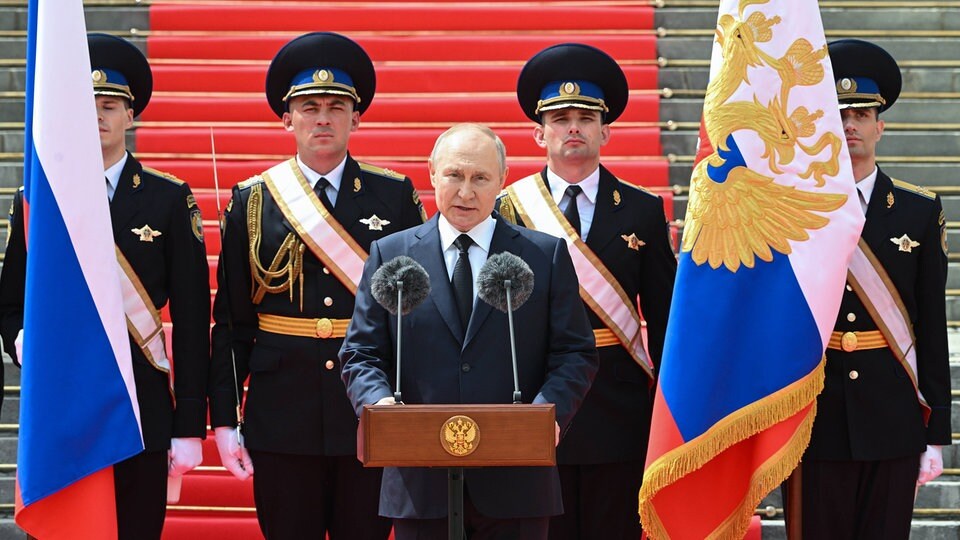 Putin dziękuje żołnierzom za zapobieżenie „wojnie domowej”