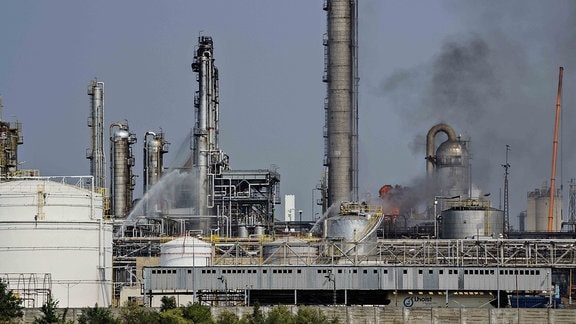 Rauch nach Explosion in petrochemischer Fabrik Litvinov (Tschechien) 2015