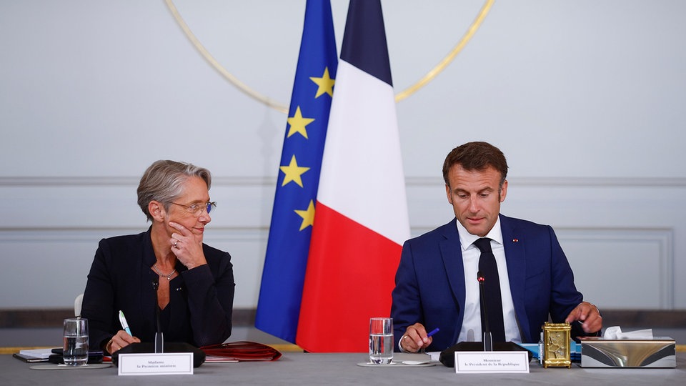 Après un conflit sur la loi sur l'immigration : le gouvernement français démissionne