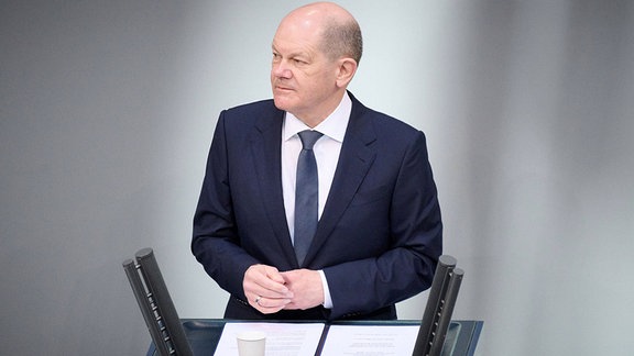 Plenarsitzung im Bundestag in Berlin Olaf Scholz Bundeskanzler, SPD während der Sitzung des Deutschen Bundestags am 23.03.2022 in Berlin.