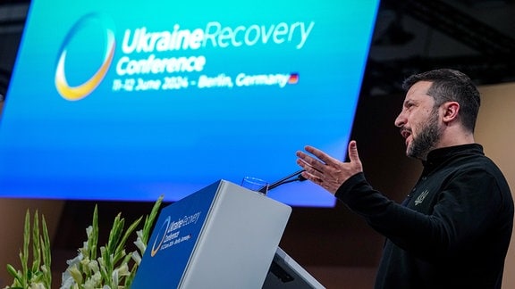 Wolodymyr Selenskyj, Präsident der Ukraine, spricht bei der Wiederaufbau der Ukraine in Berlin.