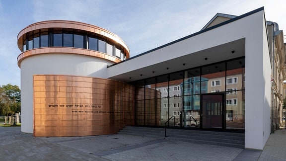 Blick auf die neue Synagoge in Dessau-Roßlau.