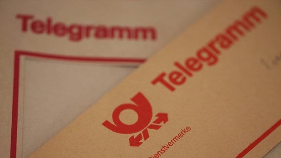 Unschläge der deutschen Post mit der Aufschrift Telegramm