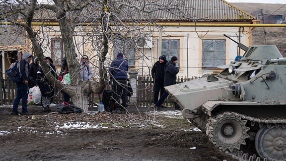 Evakuierte Bewohner von Mariupol in der Region Mariupol