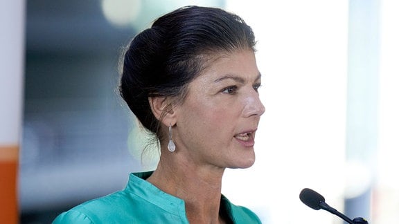 Sahra Wagenknecht bei einer Pressekonferenz des BSW im Reichstagsgebäude.