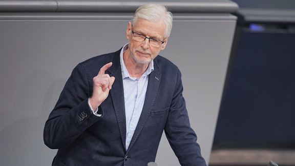Herbert Wollmann (SPD) spricht im Bundestag zur Impfpflicht.