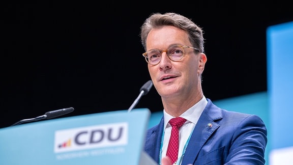 Hendrik Wüst (CDU), Ministerpräsident von Nordrhein-Westfalen, spricht beim 46. Landesparteitag der CDU Nordrhein-Westfalen.