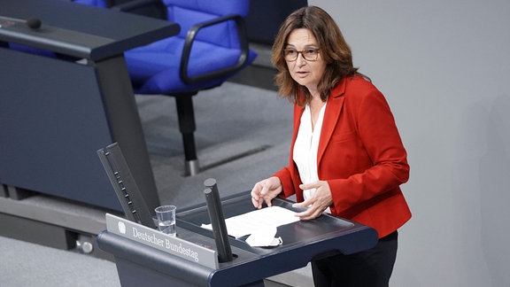 Mechthild Heil (CDU) bei einer Rede