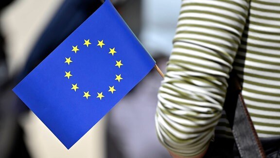 Eine EU-Flagge bei der EU Tour durch die Nürnberger Altstadt 