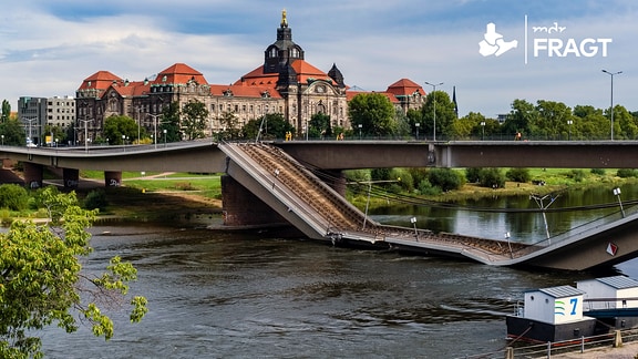 Die teilweise eingestürzte Carolabrücke in Dresden