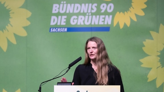 Christin Furtenbacher, Vorsitzende von Bündnis 90/Die Grünen in Sachsen, spricht auf dem Landesparteitag ihrer Partei in der Stadthalle Krone.