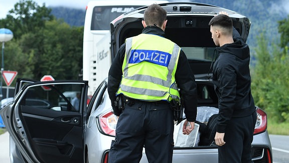 Grenzkontrolle an der deutsch-österreichischen Grenze am Grenzübergang Walserberg