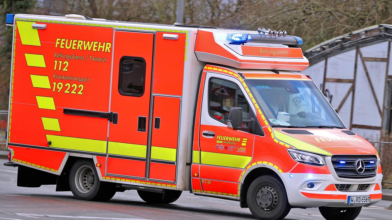 Rettungsdienst in Sachsen-Anhalt zu langsam: Ministerien uneinig