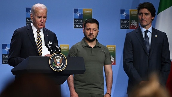Joe Biden mit President Volodymyr Zelensky und Justin Trudeau