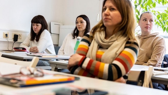 Frauen in einem Klassenzimmer