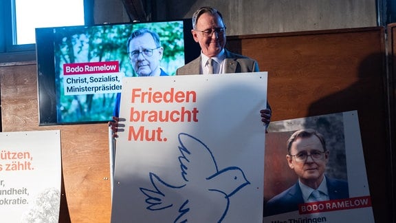 Präsentation der Wahlkampagne der Partei DIE LINKE mit Spitzenkandidat Bodo Ramelow (im Foto) im Zughafen Erfurt. 