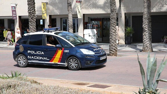 Ein spanisches Polizeifahrzeug