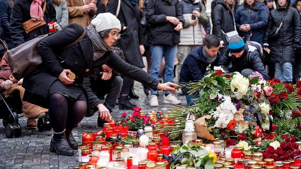 Tschechien: Staatstrauer Nach Schusswaffenangriff An Prager Universität ...