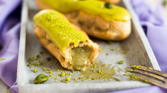 Rezept Luftige Eclairs Mit Pistazien Fullung Mdr De