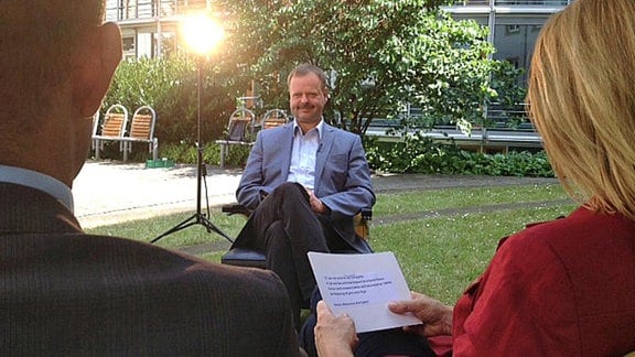 Kerstin Palzer und Stephan Schulz im Gespräch mit Wulf Gallert (Linke)