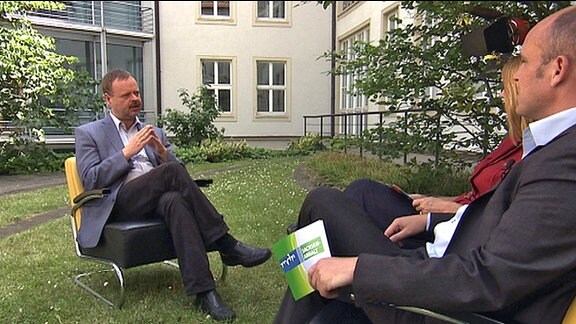 Kerstin Palzer und Stephan Schulz im Gespräch mit Wulf Gallert (Linke)