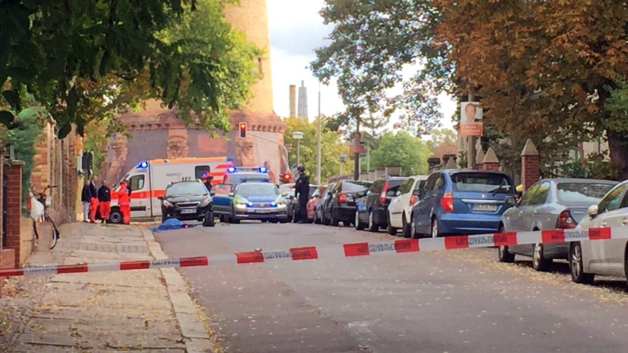 Angriff Auf Synagoge In Halle Zwei Tote Bei Schussen Auf Passanten Mdr De