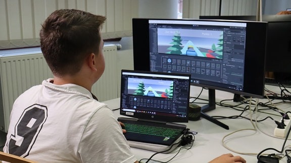 Bruno (14) aus Coswig hat dieses 3D-Rennspiel entwickelt und umgesetzt. Die gezeigte Plattform ist die Game-Engine Unity.