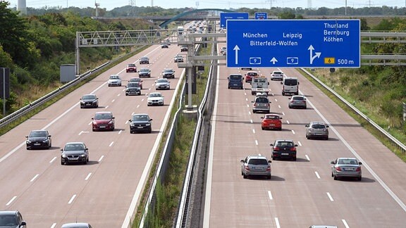 Archivbild - Erhöhtes Verkehrsaufkommen durch Urlaubsrückkehrer auf der A9.