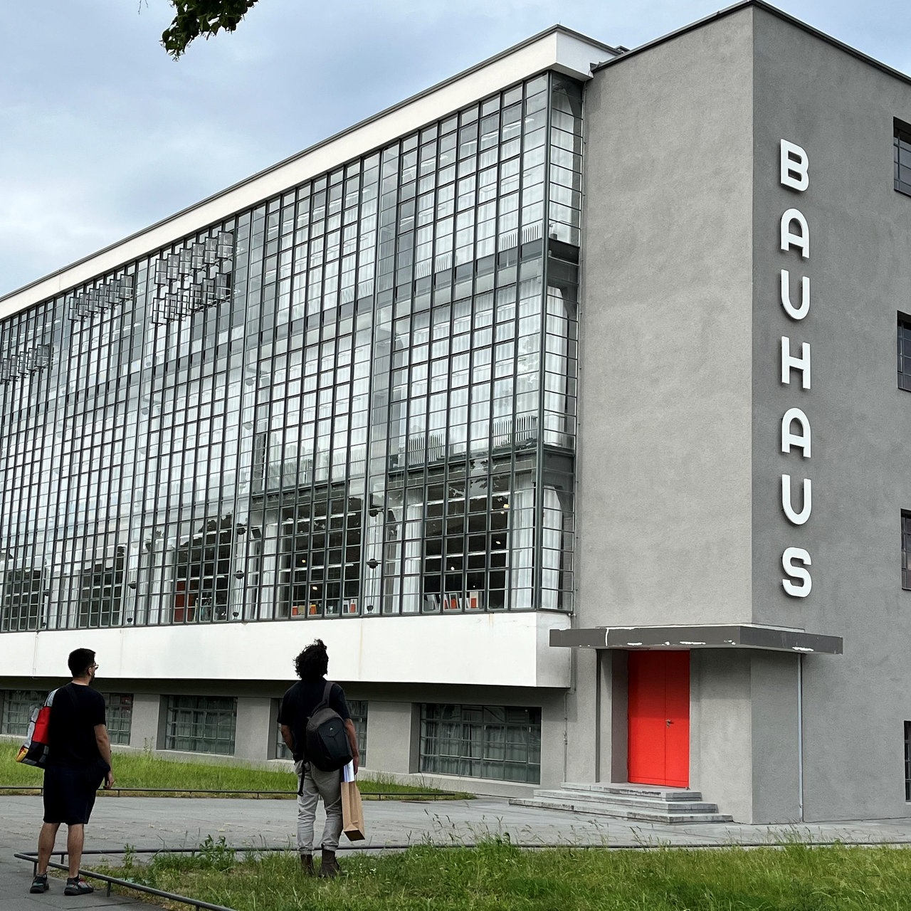 額装済/schriftzug am bauhaus dessau/バウハウス