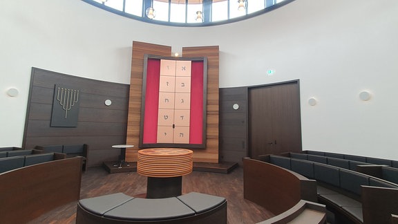 Blick in den Gebetsraum der neu gebauten Synagoge in Dessau