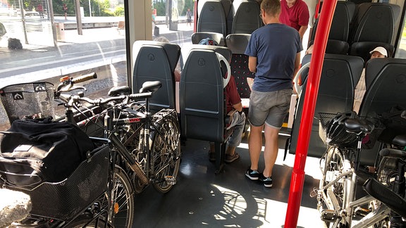 Fahrräder in der Bahn von Magdeburg nach Bernburg.