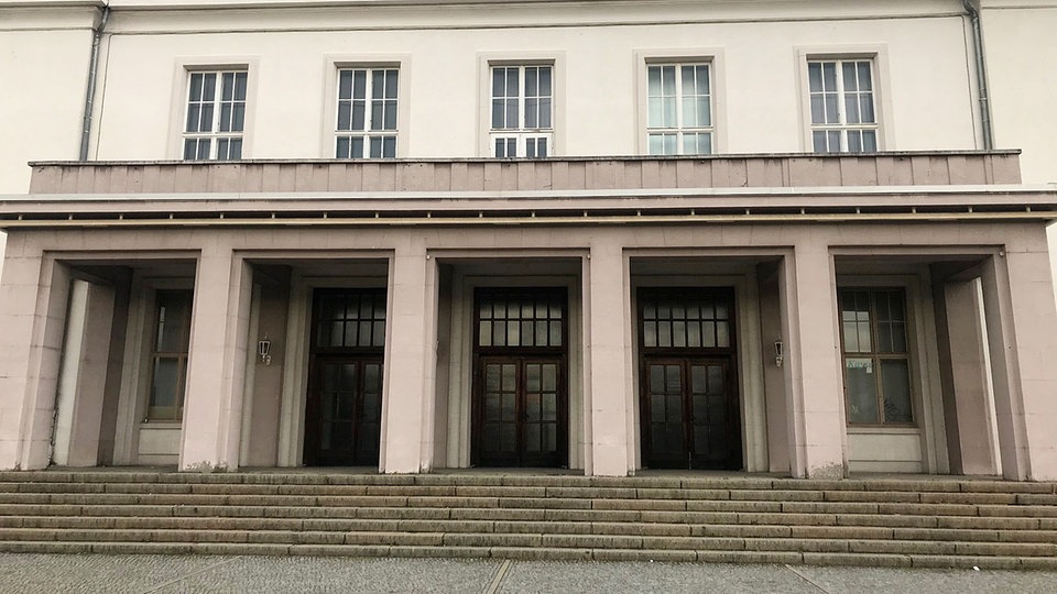 Bitterfelder Kulturpalast damals und heute MDR.DE