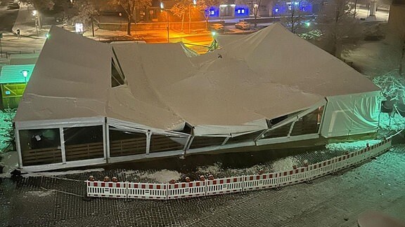 Eislaufhalle Merseburg kaputtes Dach 2