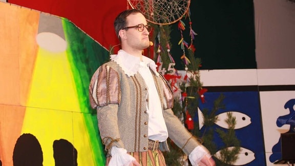 Fabian Frenzel im Shakespeare-Outfit