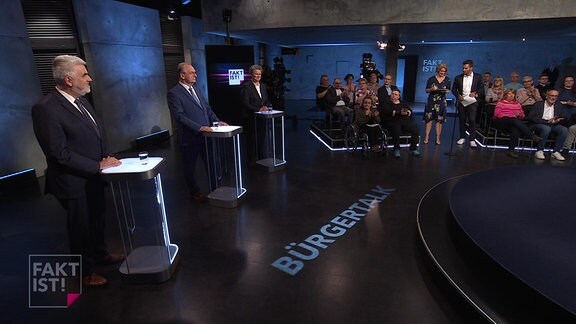 Talkrunde mit Ministerpräsident Haseloff, Wissenschaftsminister Willingmann und Verkehrsministerin Hüskens, den beiden Moderatoren und Studiogästen