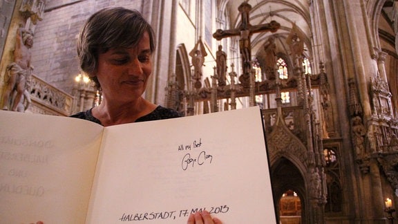 Frau erinnert sich an die Dreharbeiten im Halberstädter Dom mit George Clooney 