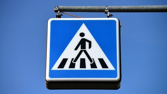 Schild: Fußgängerüberweg