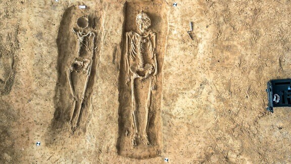 Ein Grab aus der Karolingerzeit wurde von Archäologen auf dem Gelände der Königspfalz Helfta freigelegt.
