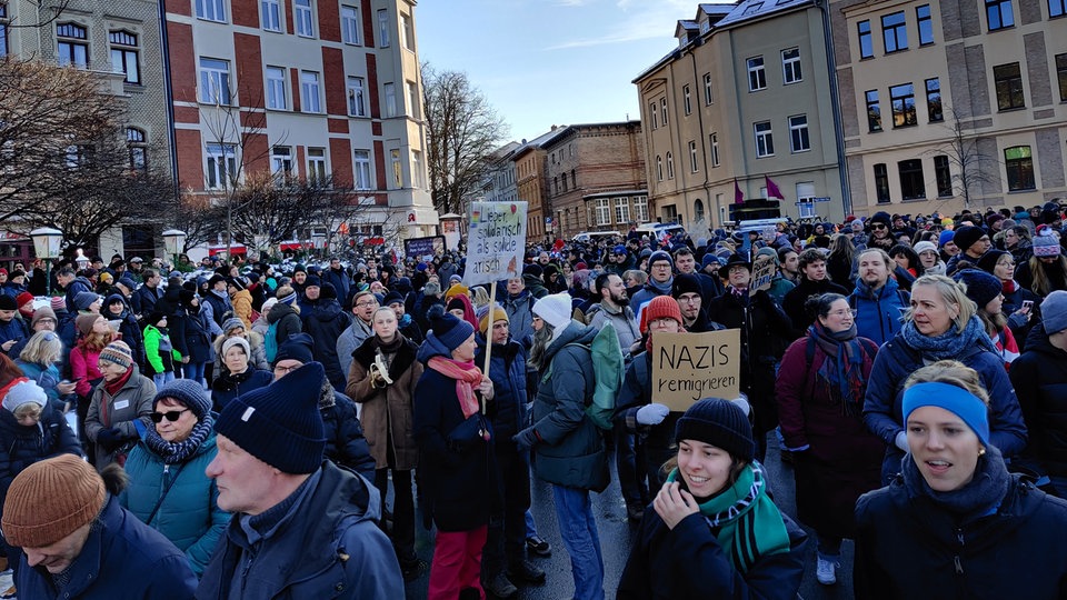 Demo, Protest Und Blockade: Was In Sachsen-Anhalt Erlaubt Ist | MDR.DE