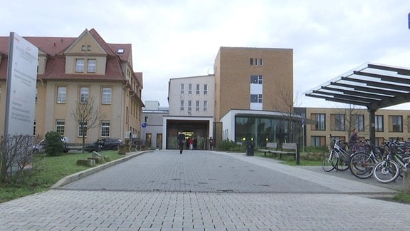 Eingang zum Klinikum Burgenlandkreis in Naumburg