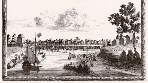 Borneo, historischer Stich, ein Hafen mit Schiffen und einem großen Baum vorne rechts.