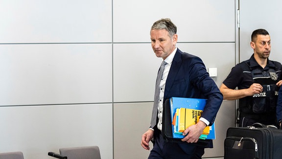 Björn Höcke in Halle vor Gericht, zweiter Prozesstag 23.4.24